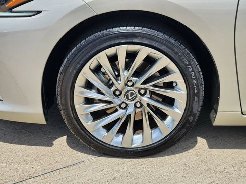 Certified 2023 Lexus ES 300h Ultra Luxury w/ Accessory Package (Z2) FWD image 10