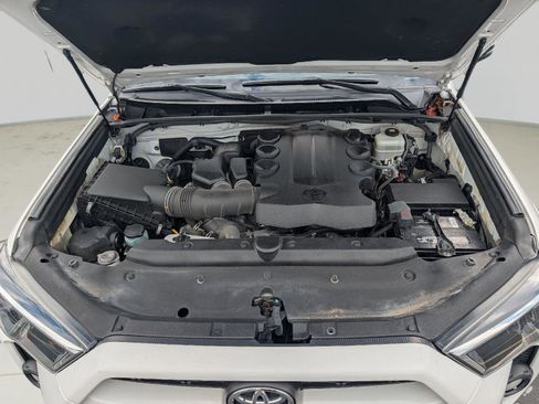 Used 2018 Toyota 4Runner SR5 Premium AWD/4WD image 25
