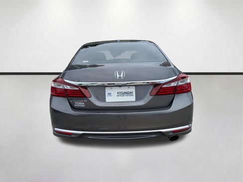Used 2017 Honda Accord EX-L image 6