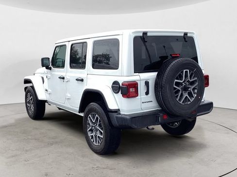 Certified 2025 Jeep Wrangler Unlimited Sahara AWD/4WD image 3