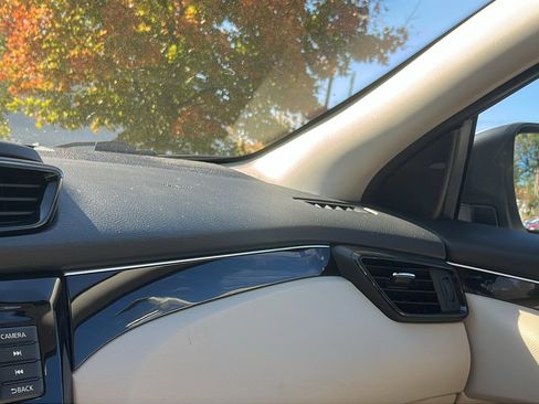 Used 2019 Nissan Rogue Sport SL w/ Premium Package image 20