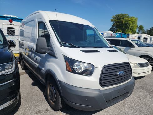 Used 2018 Ford Transit 250 148 Medium Roof RWD image 3