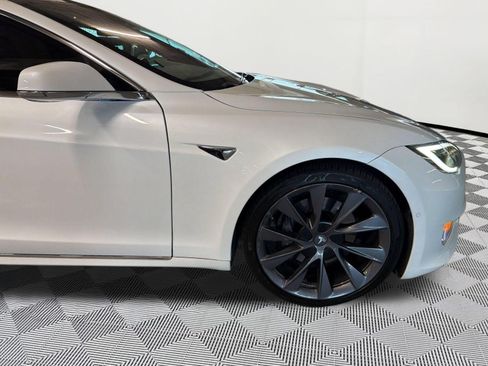 Used 2020 Tesla Model S Long Range AWD/4WD image 12