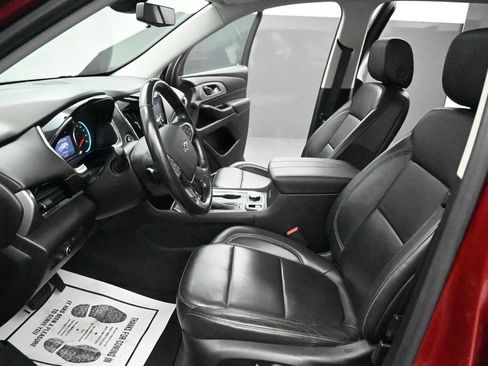 Used 2020 Chevrolet Traverse RS w/ LPO, Floor Liner Package AWD/4WD image 9