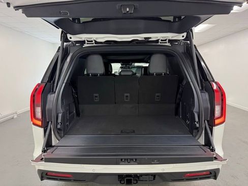 New 2026 Ford Expedition Tremor image 8