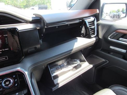 Used 2023 GMC Sierra 1500 Denali w/ Denali Reserve Package AWD/4WD image 27