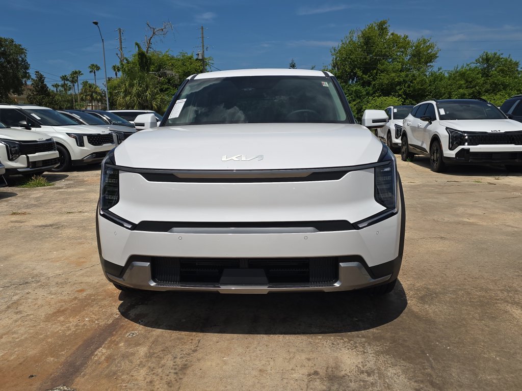 New 2026 Kia EV9 Light RWD image 3