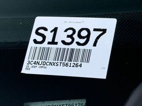 Used 2025 Jeep Compass Limited image 34