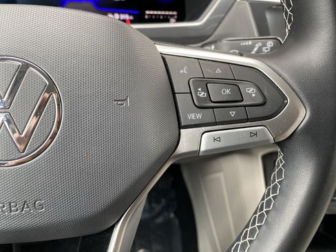 Certified 2022 Volkswagen Tiguan SE FWD image 7
