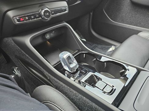 New 2026 Volvo XC40 B5 Ultra w/ Climate Package image 26
