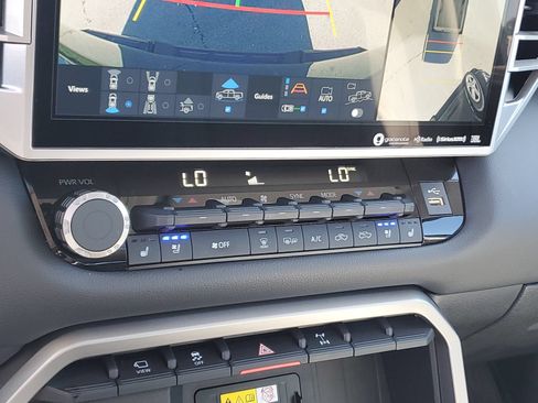 Used 2024 Toyota Tundra Limited w/ TRD Off-Road Package AWD/4WD image 28