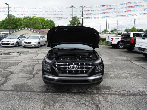 Used 2022 Hyundai Venue SEL FWD image 29