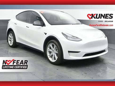 Used 2022 Tesla Model Y Long Range image 1