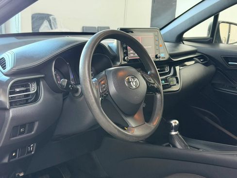 Used 2019 Toyota C-HR LE FWD image 18