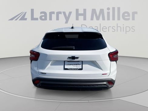 New 2026 Chevrolet Trax RS w/ Driver Confidence Package FWD image 12