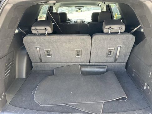 Used 2023 Chevrolet Traverse LT image 23