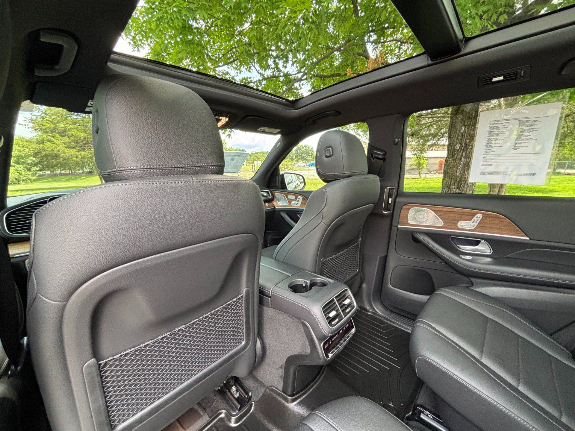 Used 2025 Mercedes-Benz GLS 450 4MATIC w/ AMG Line Exterior image 17