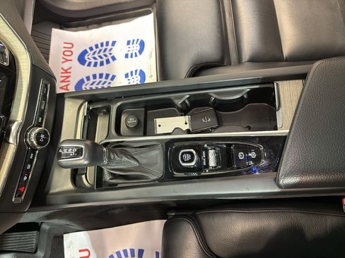 Used 2018 Volvo XC60 T5 Inscription w/ Convenience Package image 18
