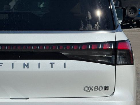Used 2025 INFINITI QX80 Sensory image 5