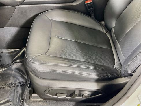 Used 2023 Jeep Grand Cherokee Laredo w/ Luxury Tech Group I image 18