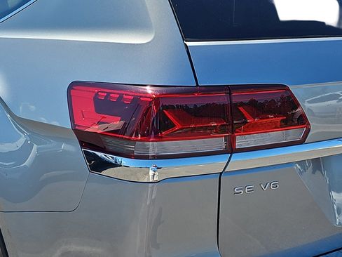 Used 2023 Volkswagen Atlas SE w/ Panoramic Sunroof Package FWD image 31