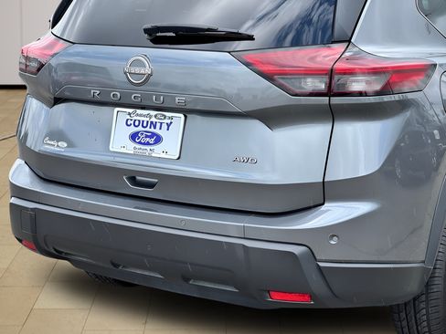 Used 2024 Nissan Rogue S AWD/4WD image 33