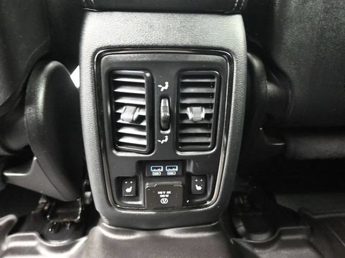 Used 2020 Dodge Durango R/T w/ Blacktop Package AWD/4WD image 33