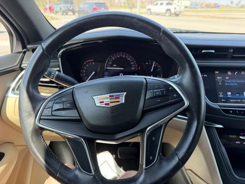 Used 2017 Cadillac XT5 FWD image 15