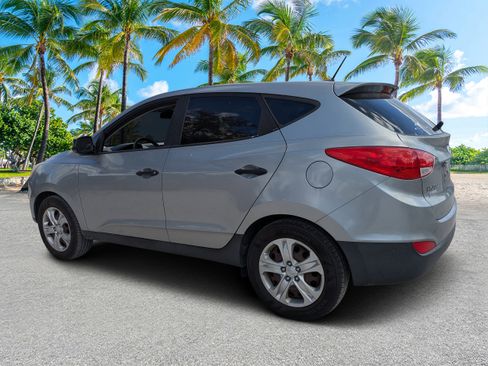 Used 2011 Hyundai Tucson GL image 5