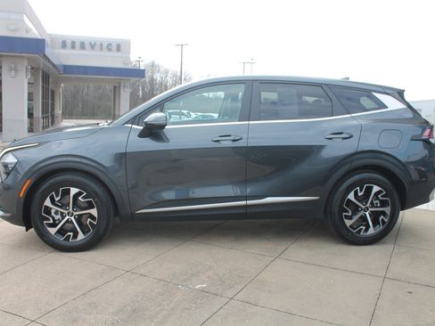 Used 2023 Kia Sportage EX image 7
