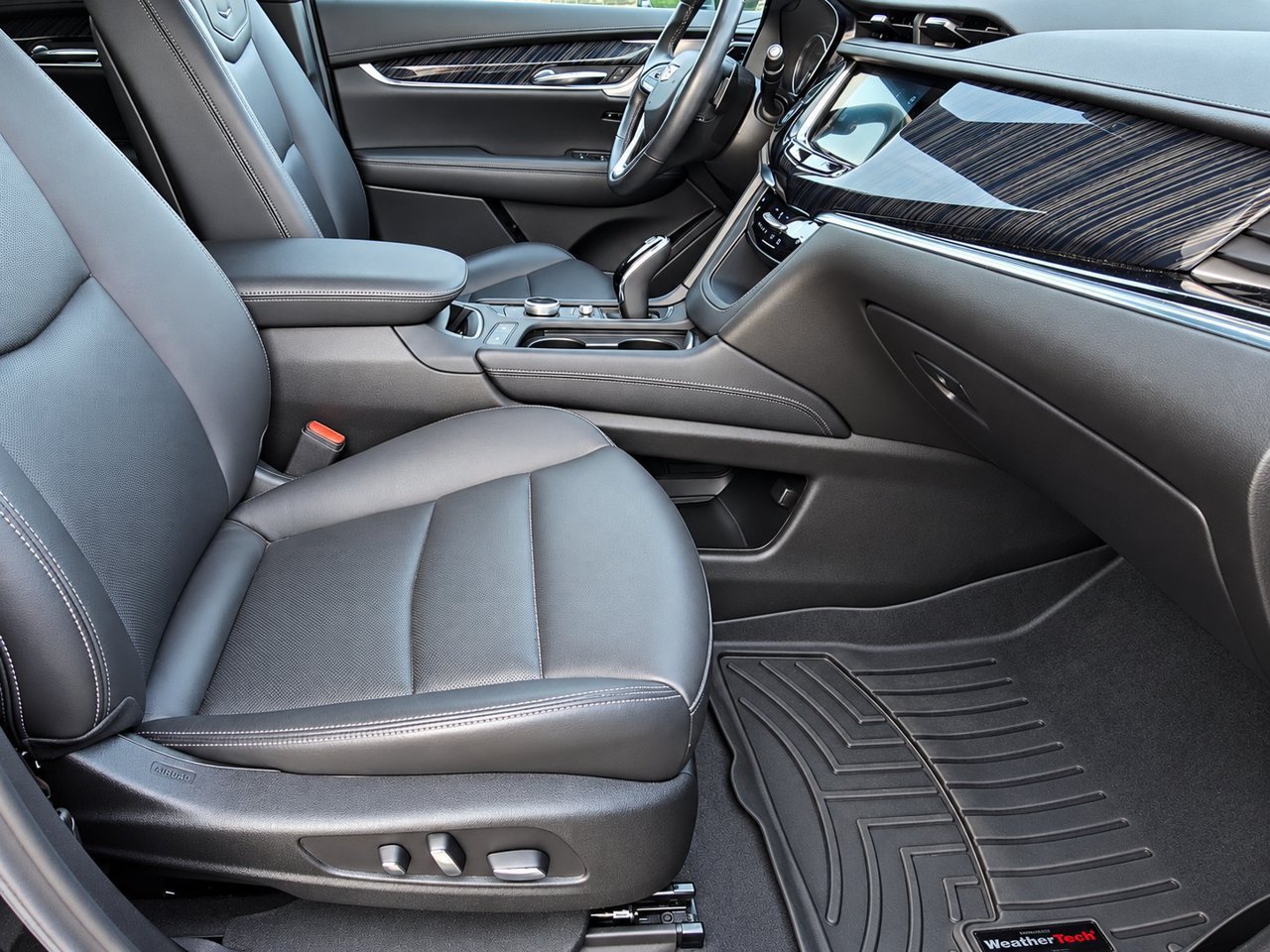 Certified 2024 Cadillac XT6 Premium Luxury FWD image 34