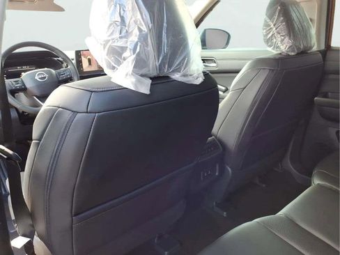 New 2026 Nissan Pathfinder SL image 13