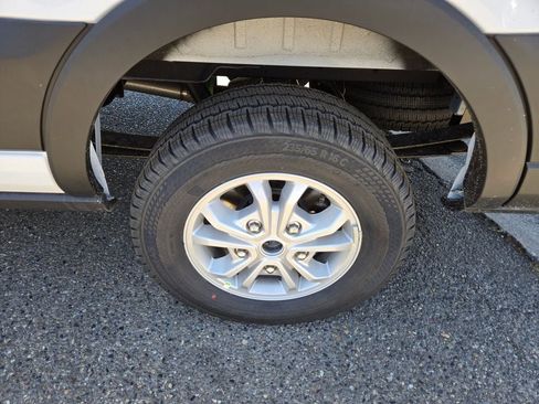 New 2025 Ford Transit 250 148 Medium Roof image 9