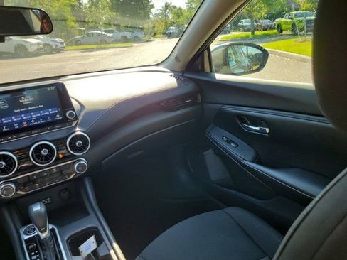 Certified 2023 Nissan Sentra SV w/ Trunk Package FWD image 17
