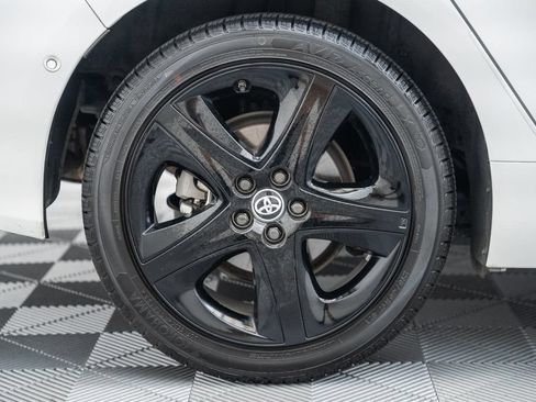 Certified 2021 Toyota Prius FWD image 20