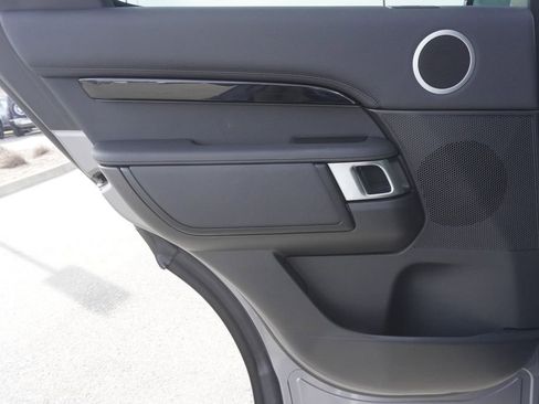 Used 2025 Land Rover Discovery S image 28