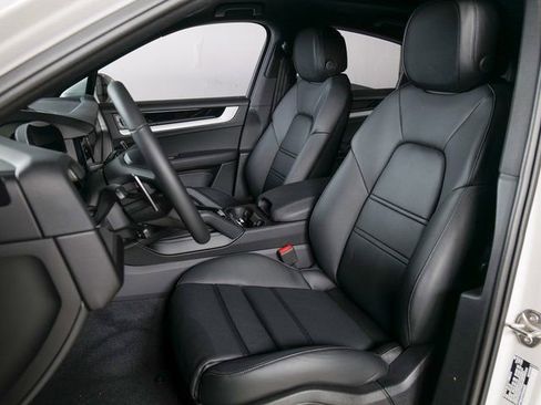 Used 2026 Porsche Cayenne Coupe AWD/4WD image 5
