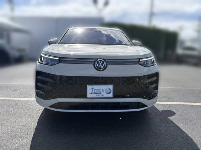 New 2026 Volkswagen Tiguan SEL R-Line AWD/4WD image 2