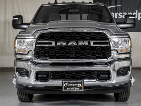 Used 2024 RAM 3500 Tradesman w/ Chrome Appearance Group AWD/4WD image 3