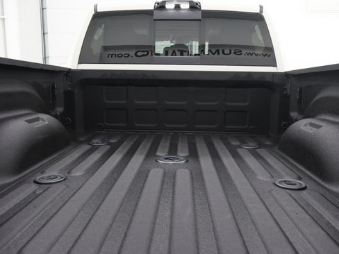 Used 2024 RAM 2500 Laramie AWD/4WD image 28