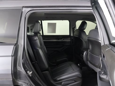 Used 2023 Jeep Grand Cherokee L Limited w/ Luxury Tech Group II image 40