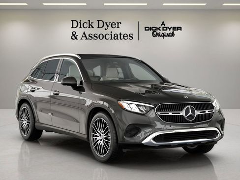 Used 2026 Mercedes-Benz GLC 300 image 36
