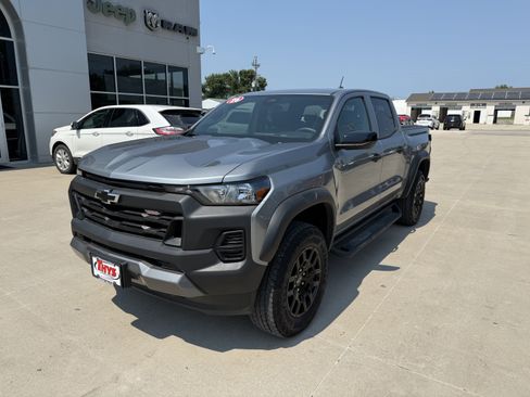 Used 2026 Chevrolet Colorado Trail Boss AWD/4WD image 30