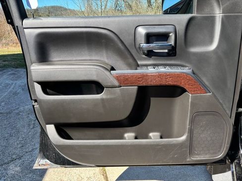 Used 2017 GMC Sierra 1500 SLE image 19