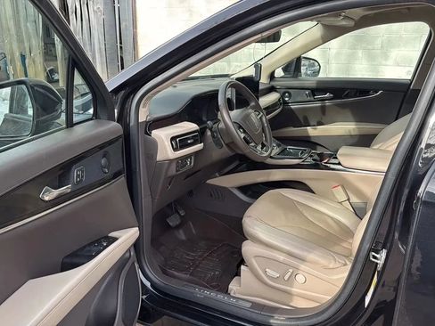 Used 2021 Lincoln Nautilus Reserve FWD image 11