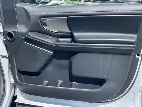 Certified 2025 Ford Expedition Platinum image 35