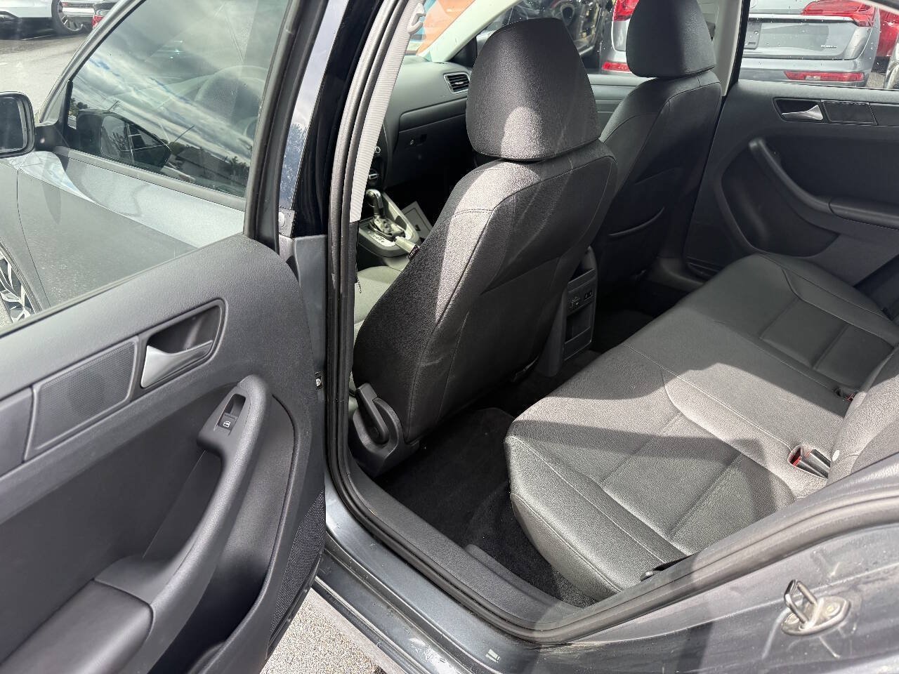 Used 2012 Volkswagen Jetta SE FWD image 11