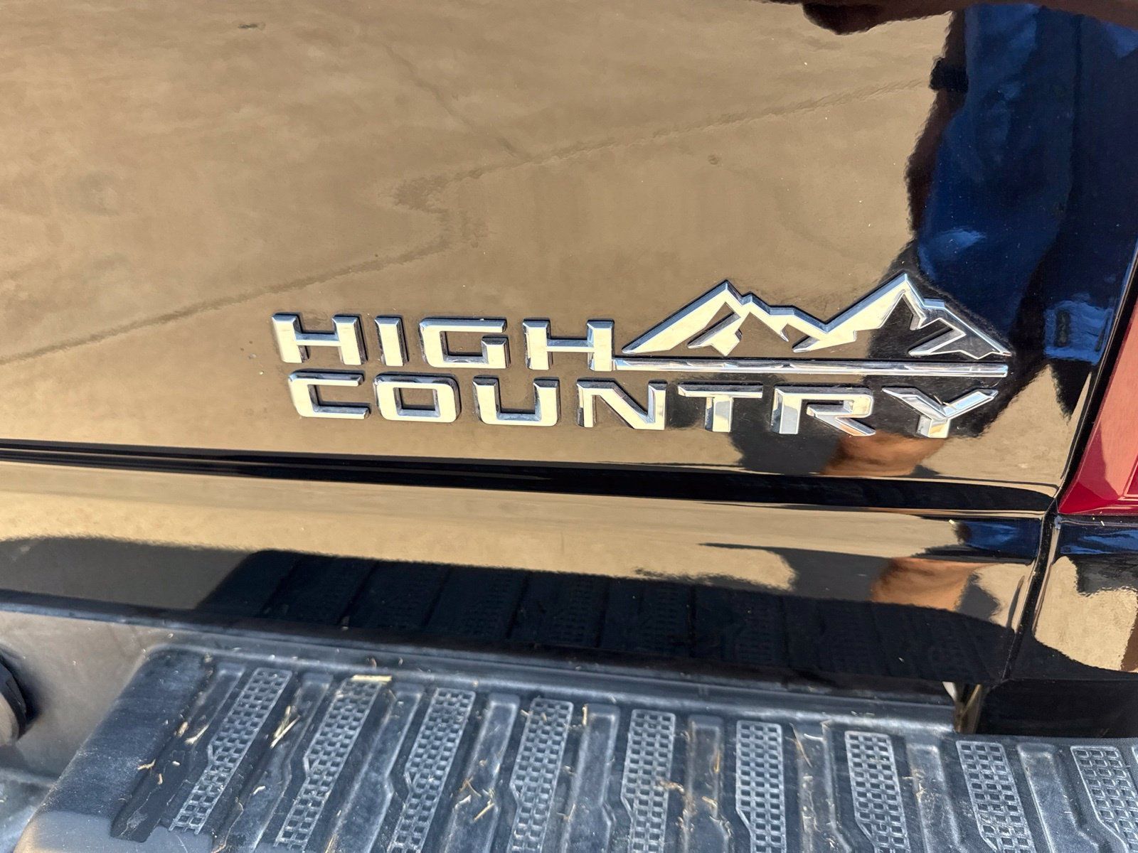 Used 2025 Chevrolet Silverado 3500 High Country w/ Technology Package AWD/4WD image 9