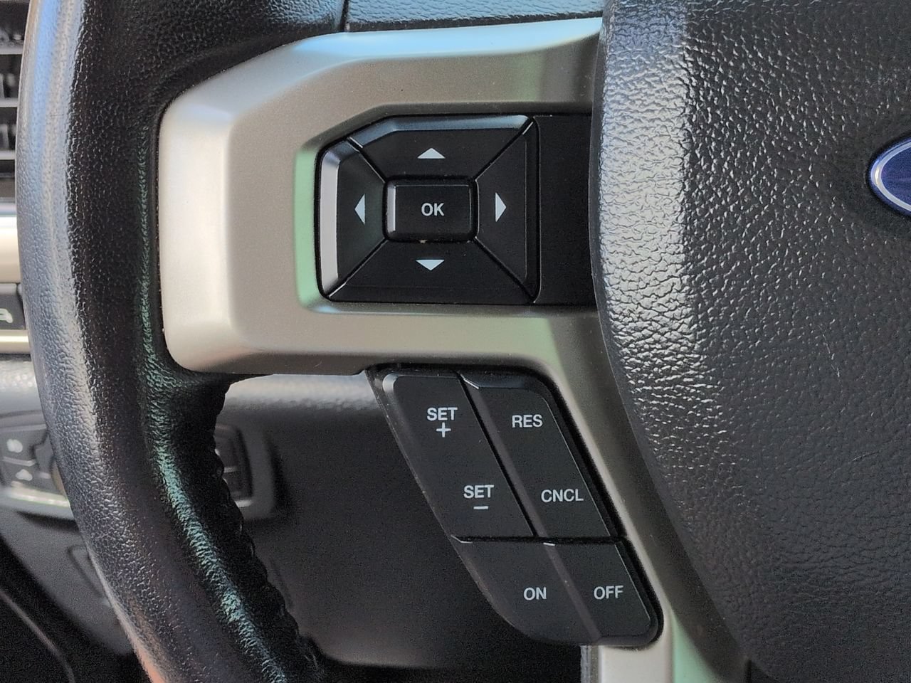 Used 2022 Ford F250 Lariat w/ Lariat Ultimate Package AWD/4WD image 25