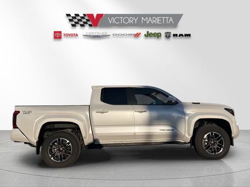Used 2024 Toyota Tacoma TRD Sport w/ TRD Sport Upgrade Package image 6